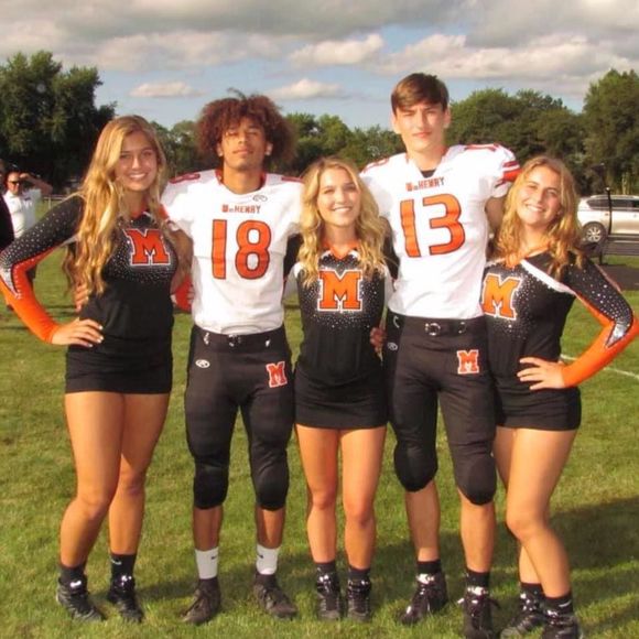 Meet your Posher, Beth - Picture 1 of 1